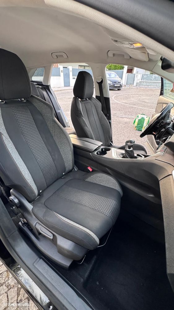 Peugeot 3008 1.5 BlueHDi Active - 17