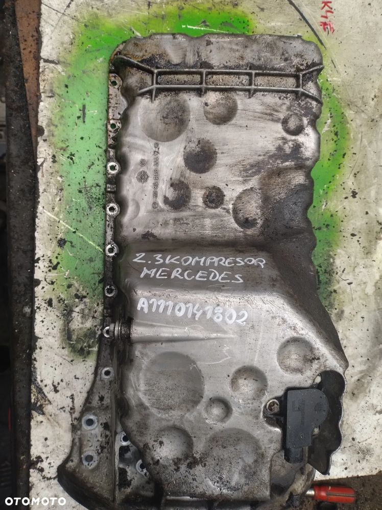 Mercedes W203 KOMPRESOR 2,3 miska olejowa A1110141802 CLK W208 - 1