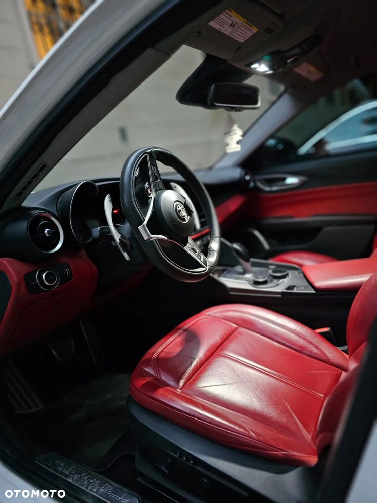 Alfa Romeo Giulia - 1