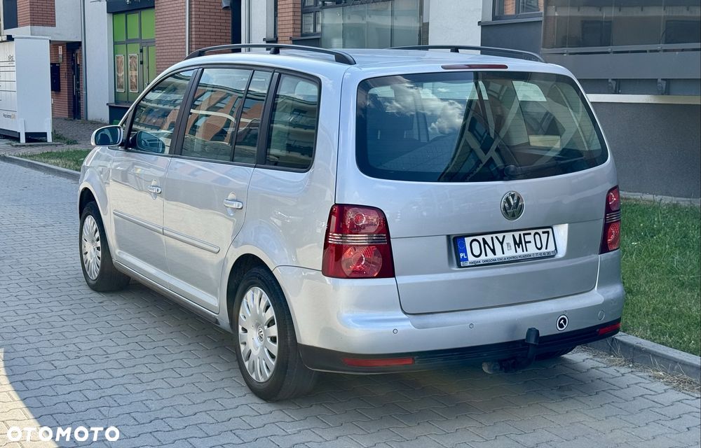 Volkswagen Touran - 3