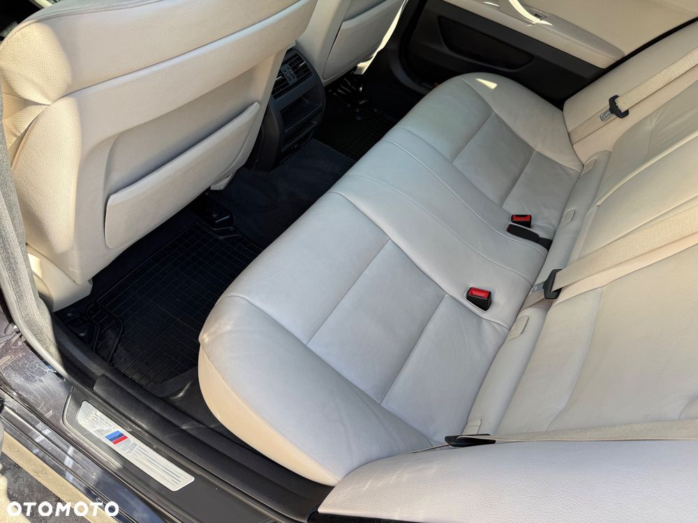 BMW Seria 5 525d Sport-Aut - 27