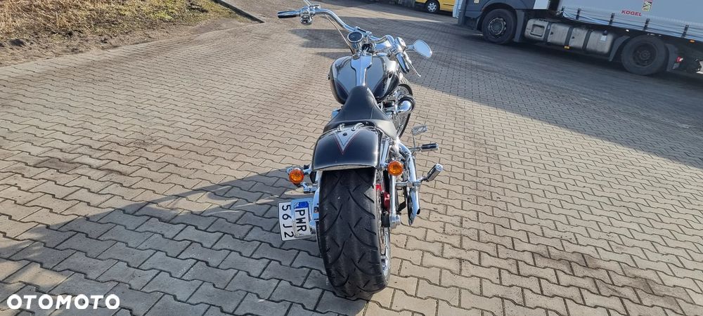 Harley-Davidson Softail Breakout - 7