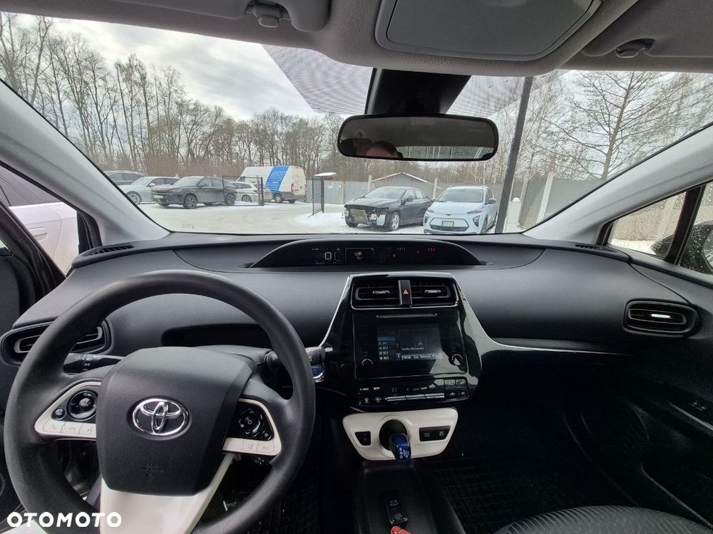 Toyota Prius (Hybrid) Comfort - 6