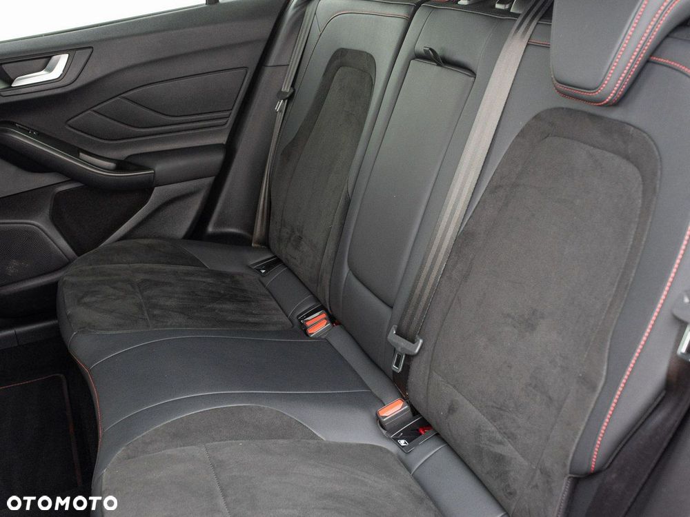 Ford Focus 2.3 EcoBoost ST X - 27