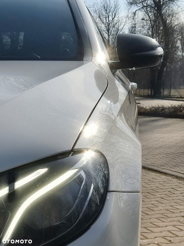 Mercedes-Benz Klasa E 220 d 4-Matic 9G-TRONIC - 10