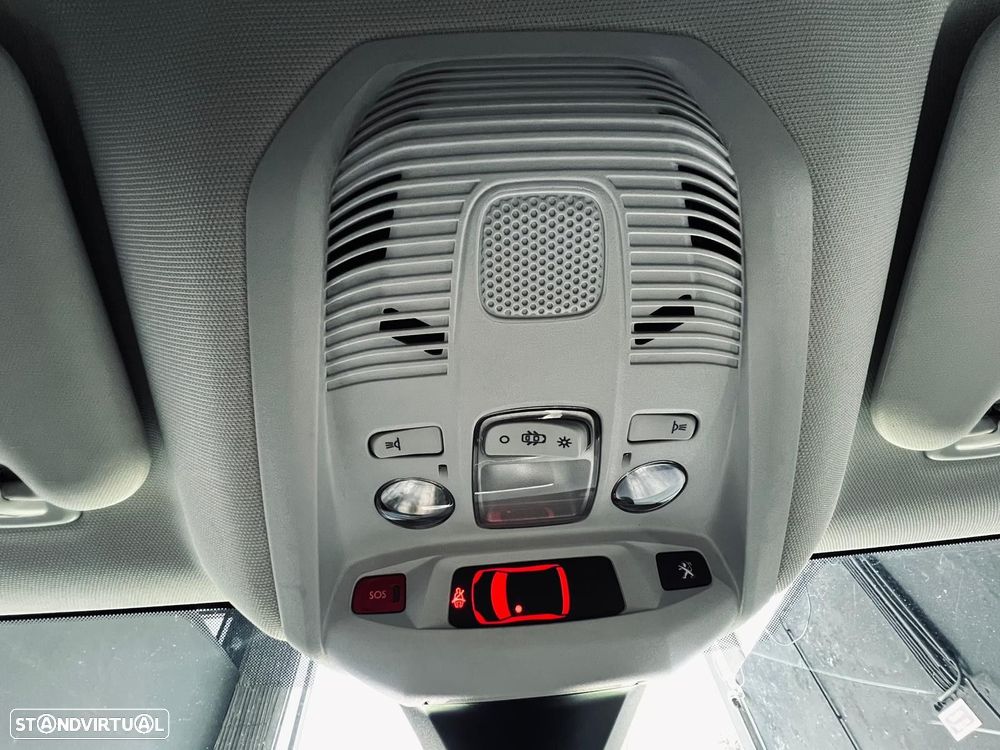 Peugeot 3008 1.5 BlueHDi Allure EAT8 - 32
