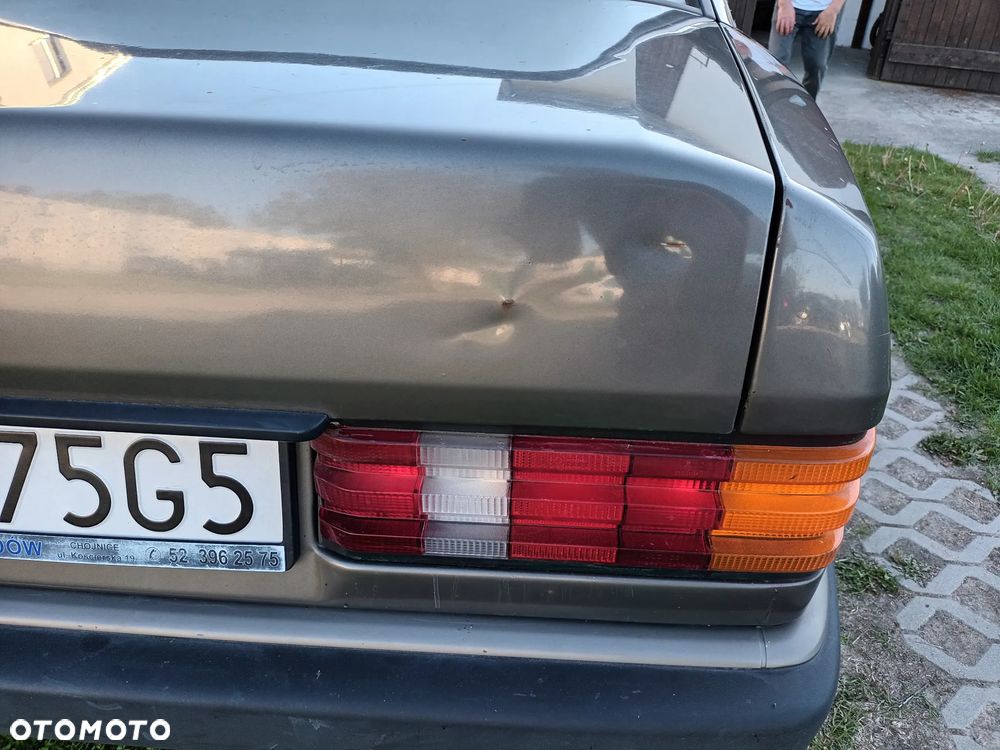 Mercedes-Benz W201 (190) - 11