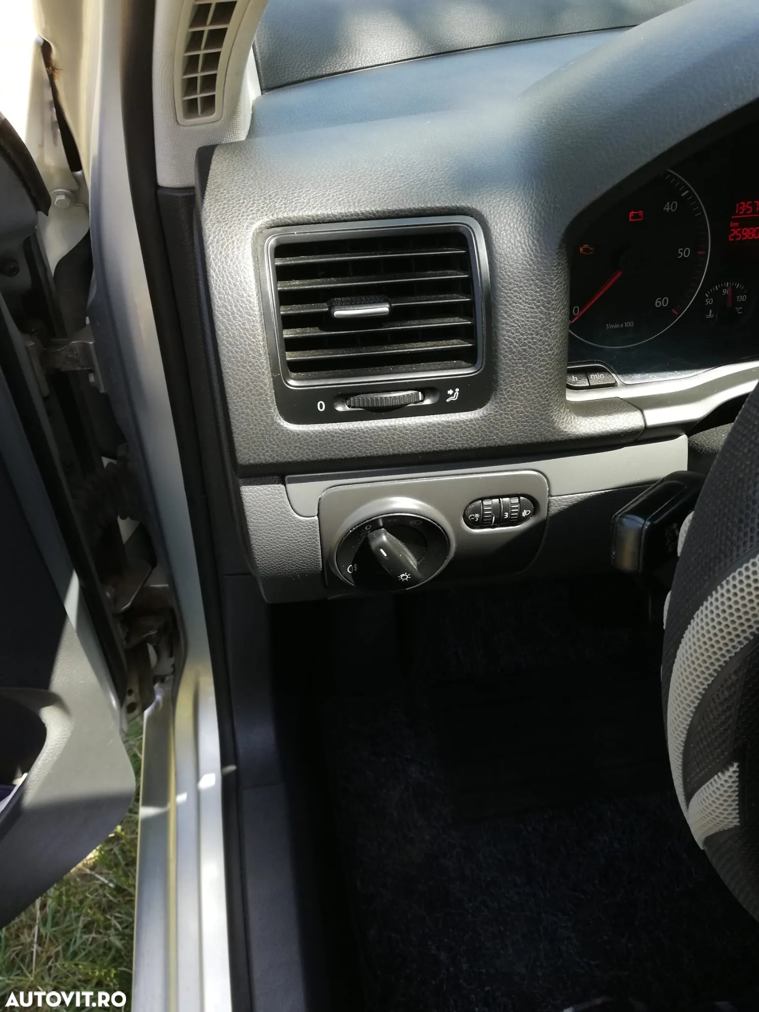 Volkswagen Golf 1.9 TDI 4Motion DPF Trendline - 12