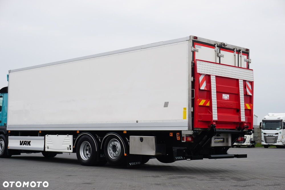 Volvo FM / 330 / E 6 / CHŁODNIA + WINDA / 23 PALETY / OŚ SKRĘTNA / DŁ 9,2 M - 25