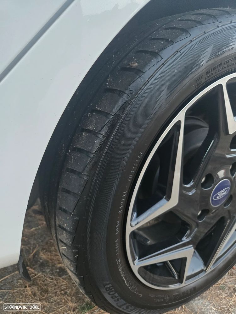 Ford Fiesta 1.1 TITANIUM - 33