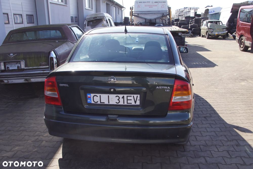 Auto na części - Opel Astra G II 1.6 8V 84 KM Z16SE F13 42U 2001R Silnik Skrzynia Drzwi Maska Zderzak Błotnik Klapa Lusterko Lampa Klamka Szyba Deska Kokpit Sterownik Moduł Czujnik Licznik Panel Kierownica - 5