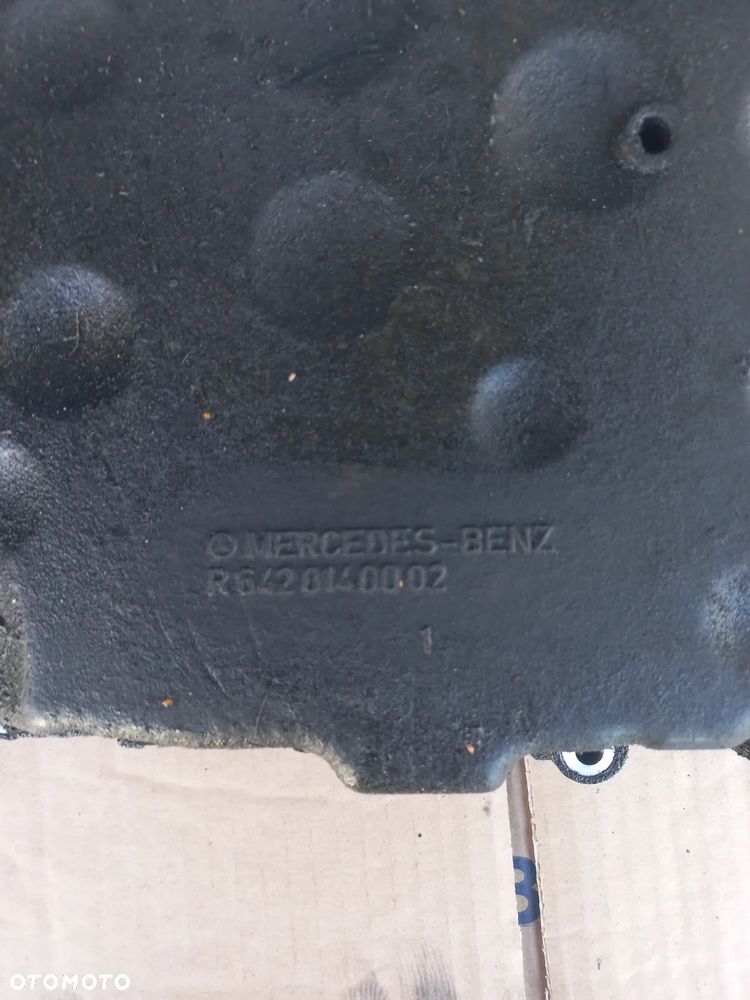 Miska olejowa mercedes s v6 3.0 W221 cdi - 2