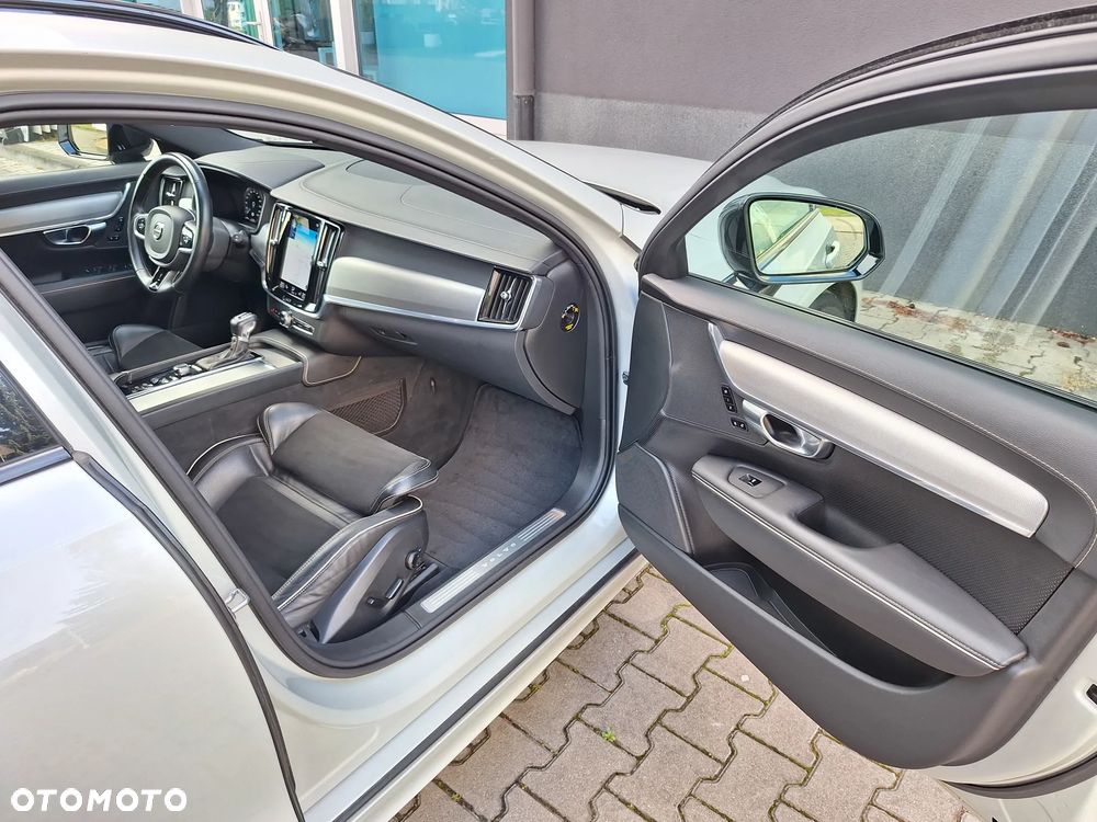 Volvo V90 D4 R-Design - 25