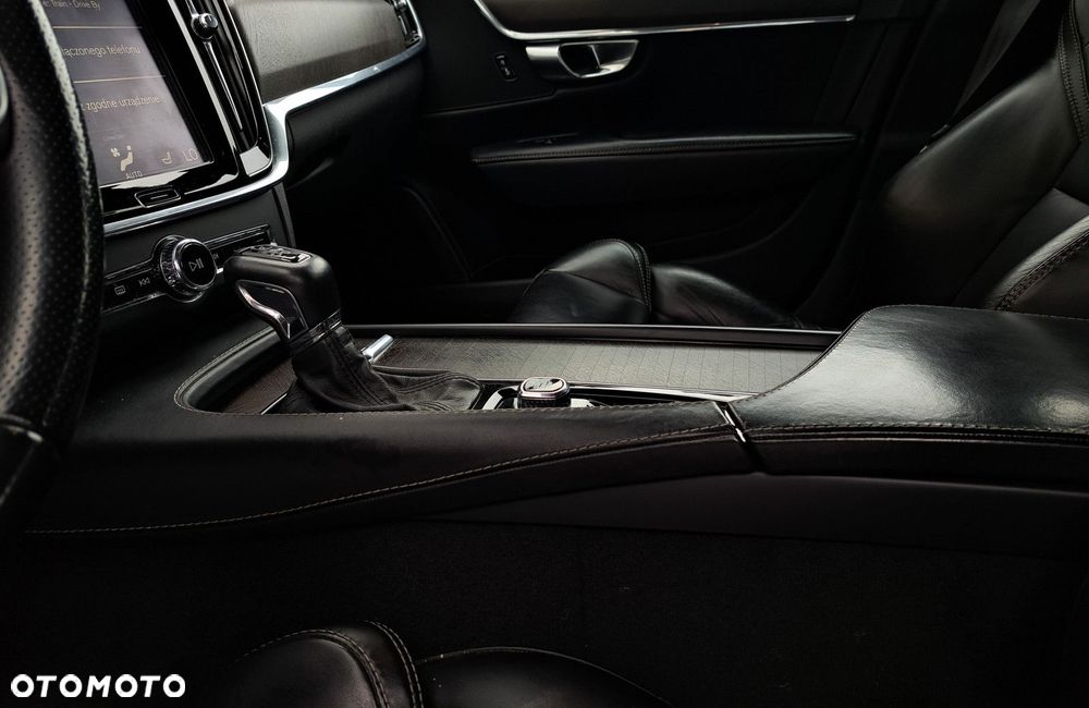 Volvo V90 Cross Country - 23