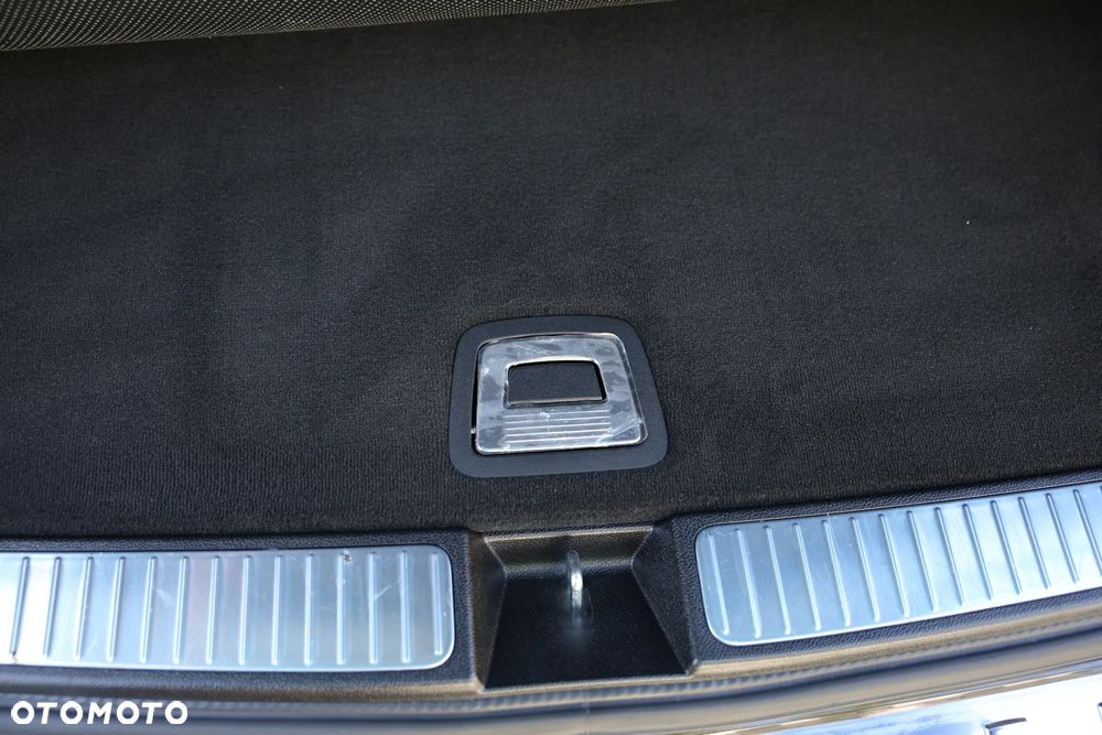 Mercedes-Benz GLK 300 4Matic 7G-TRONIC SPORT EDITION - 23