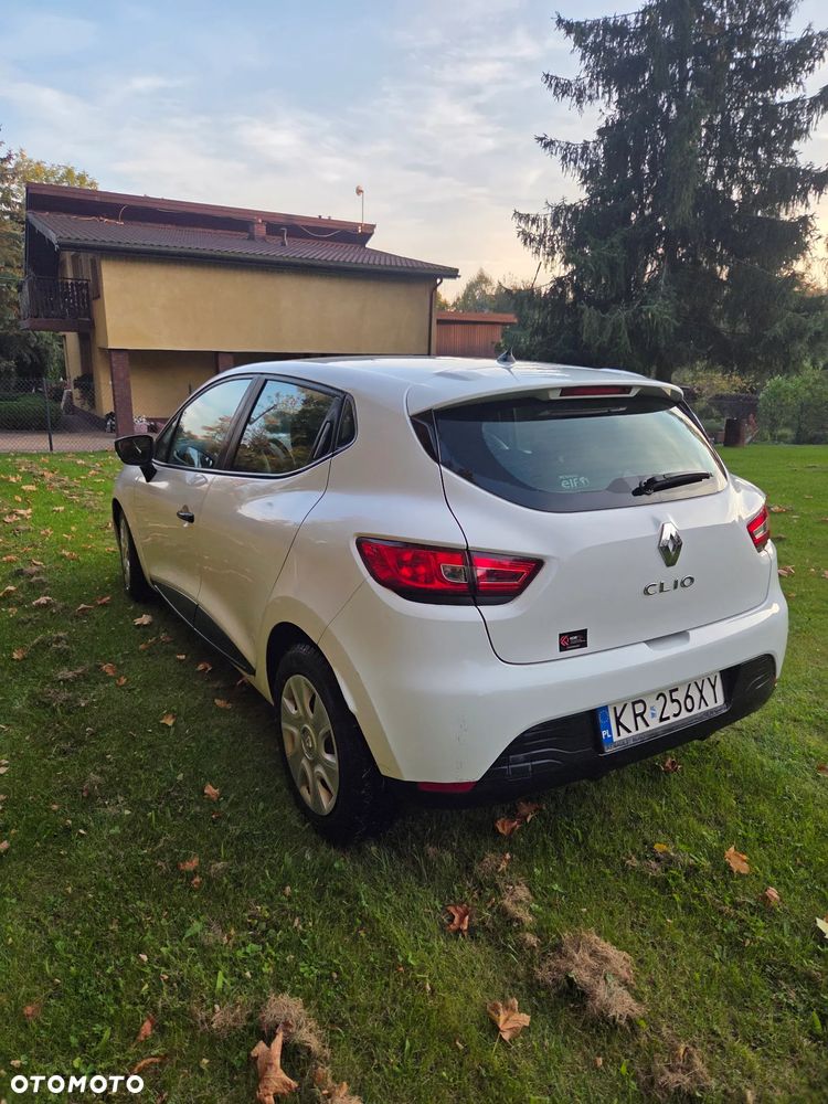 Renault Clio - 23