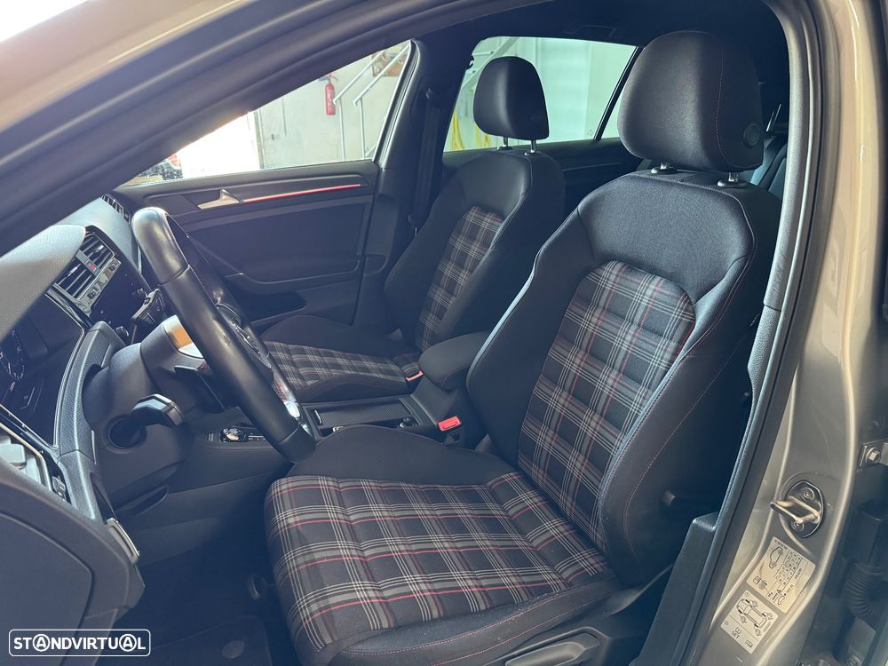 VW Golf 2.0 TSI GTI DSG Performance - 16