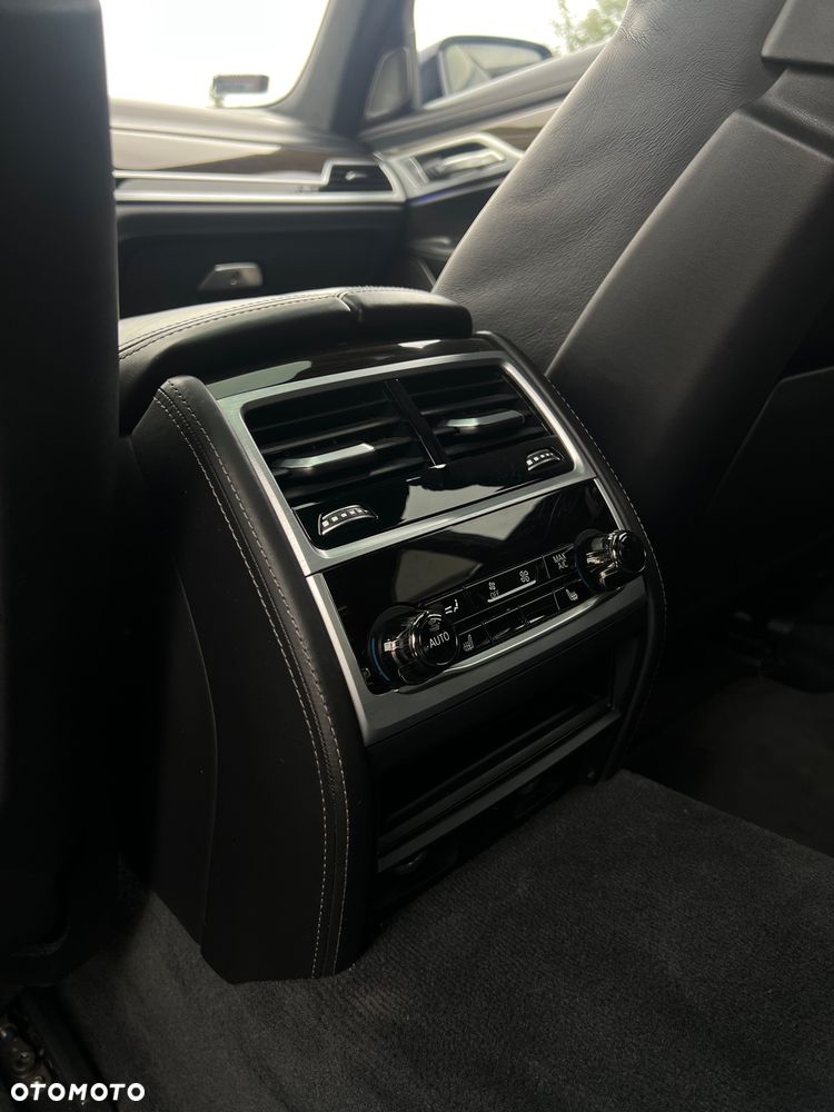 BMW Seria 7 750d xDrive - 18