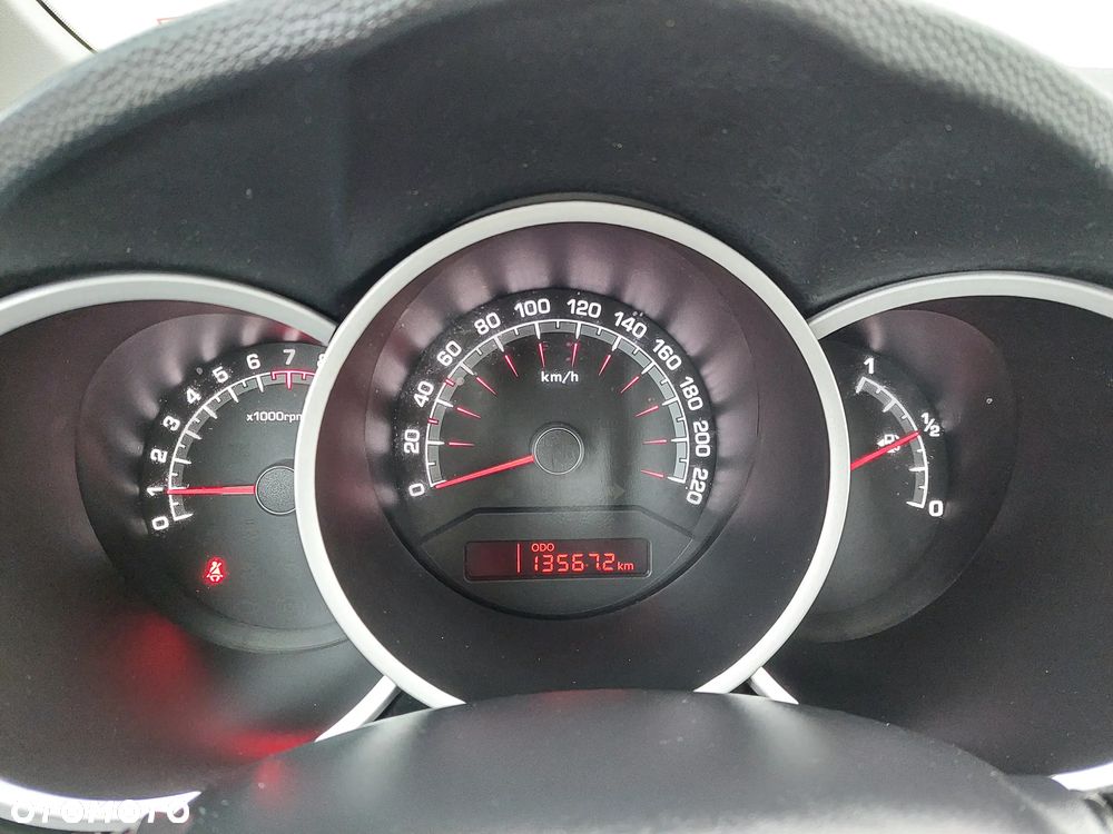 Kia Venga 1.6 CVVT Titanium Collection - 21