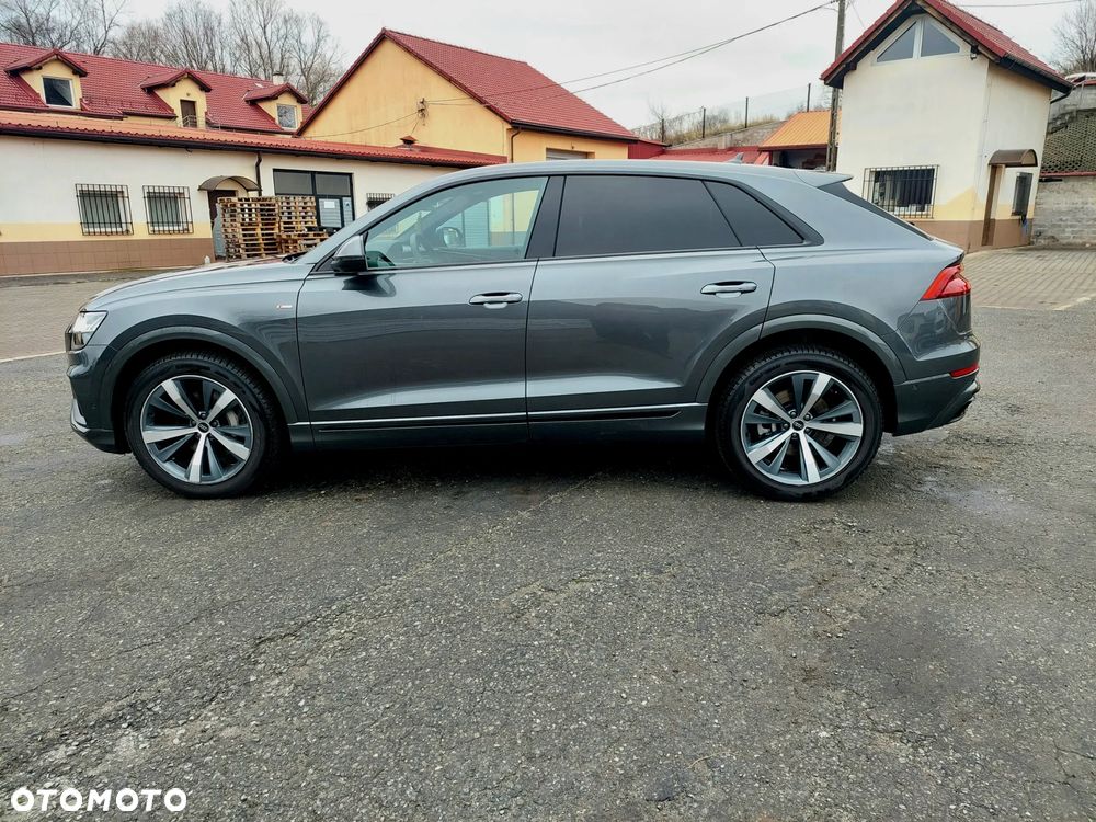 Audi Q8 Sportback e-tron - 10