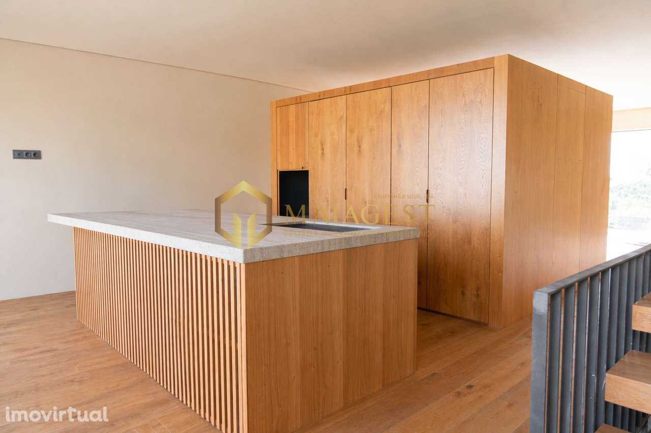 Moradia V3 Nova com Piscina, Terraço de 75m² e Garagem para 2 Carros - Grande imagem: 5/29