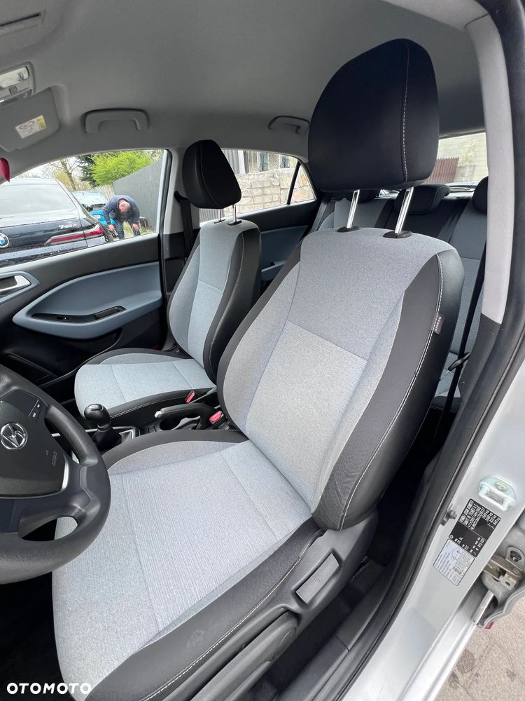 Hyundai i20 blue 1.2 Classic - 9