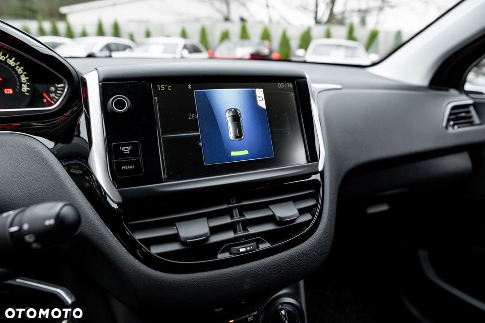 Peugeot 208 PureTech 82 Allure - 34