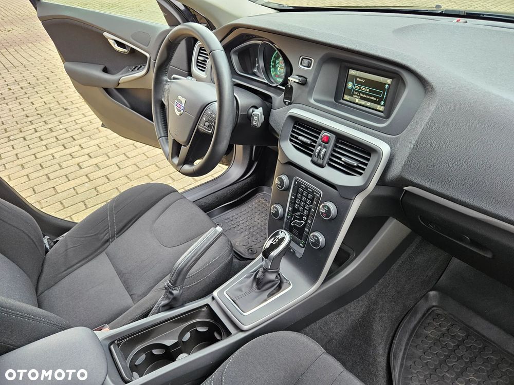 Volvo V40 T4 Kinetic - 27