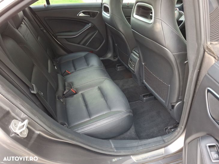 Mercedes-Benz CLA 200 7G-DCT Urban - 15