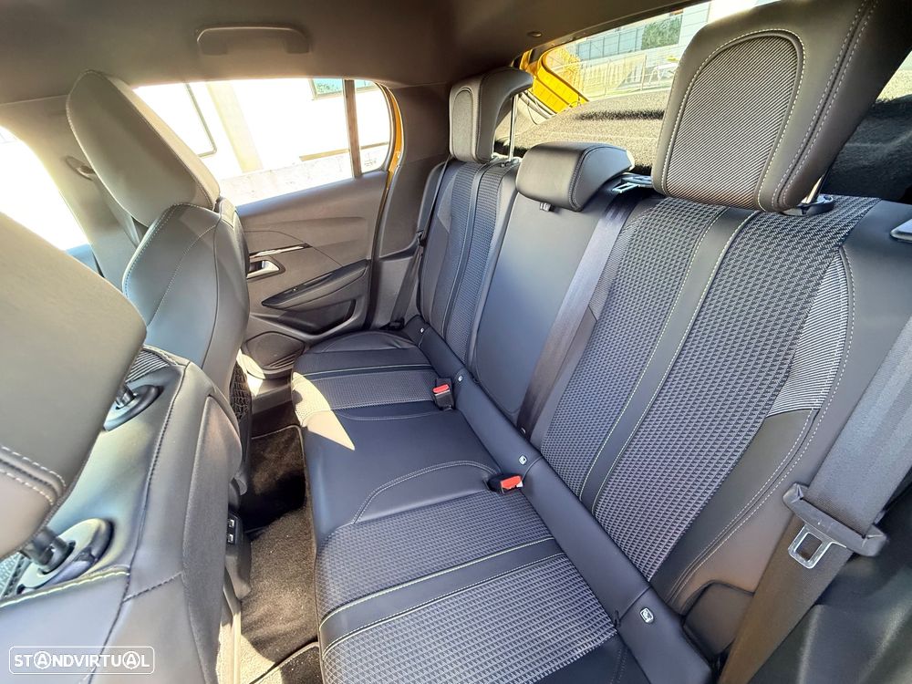 Peugeot e-208 GT Pack - 32