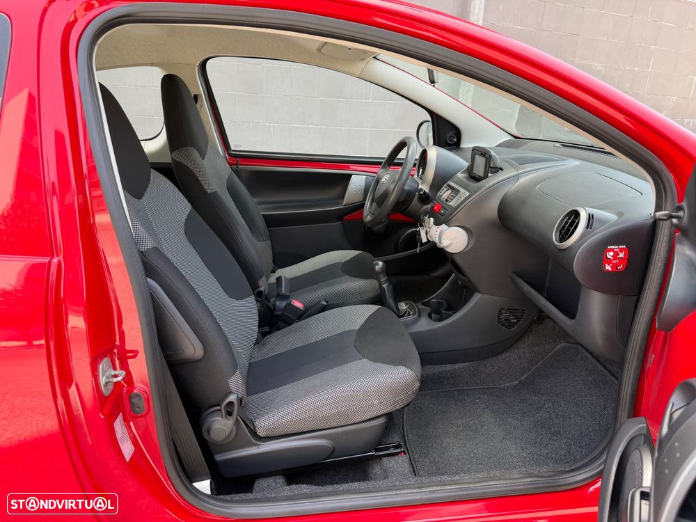 Toyota Aygo 1.0 Red Edition - 16