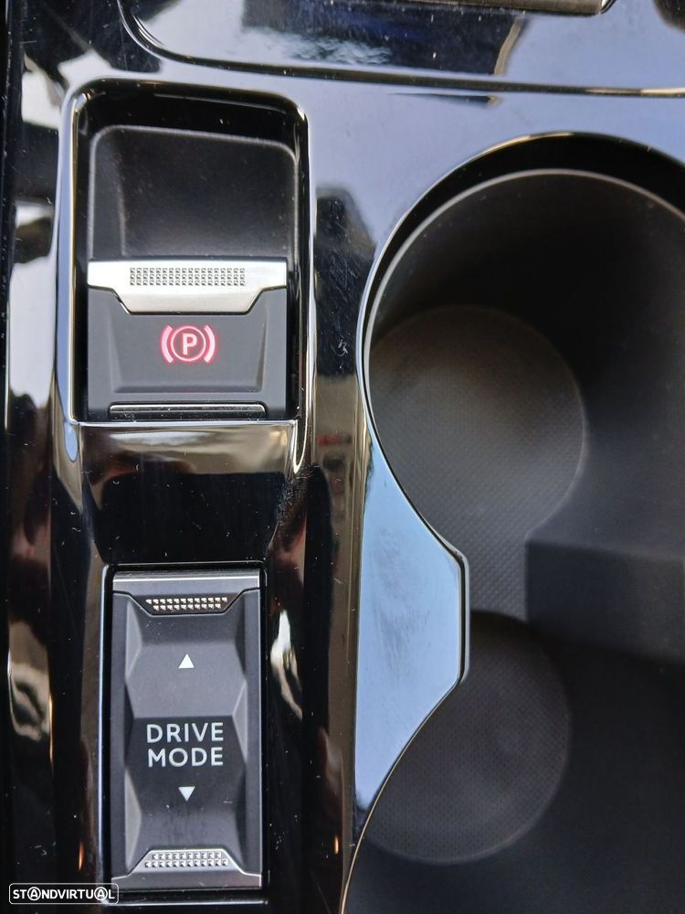 Peugeot 208 1.2 Hybrid Allure e-DCS6 - 20