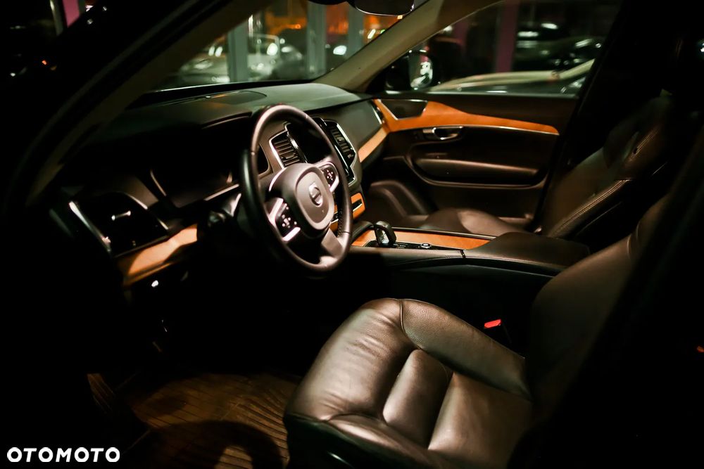 Volvo XC 90 T5 AWD Inscription 7os - 35