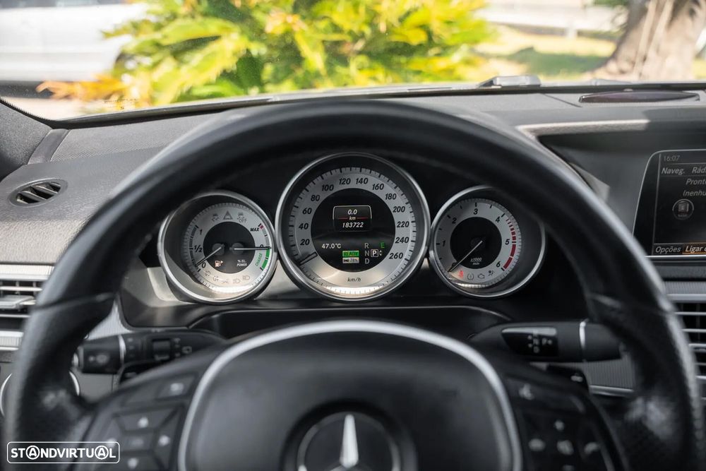 Mercedes-Benz E 300 Bluetec Hybrid Avantgarde - 14