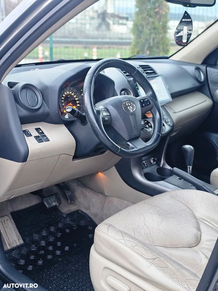 Toyota RAV4 2.2 D-4D 4x4 Automatik Executive - 7