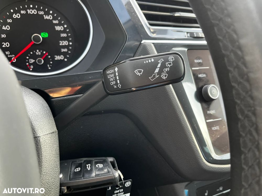 Volkswagen Tiguan - 19