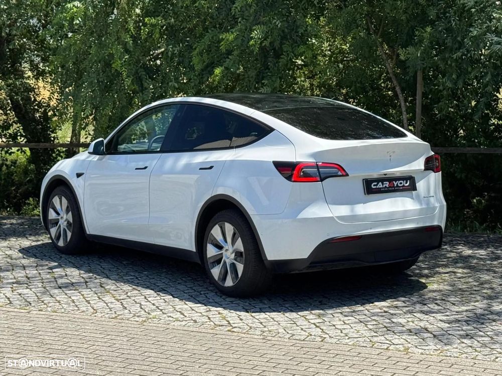 Tesla Model Y Long Range Dual Motor AWD - 8