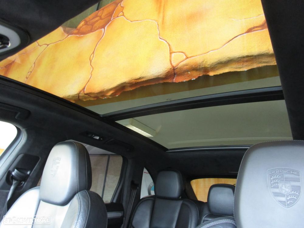 Porsche Cayenne S Tiptronic S - 36