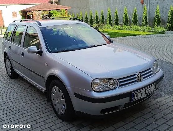 Volkswagen Golf - 1