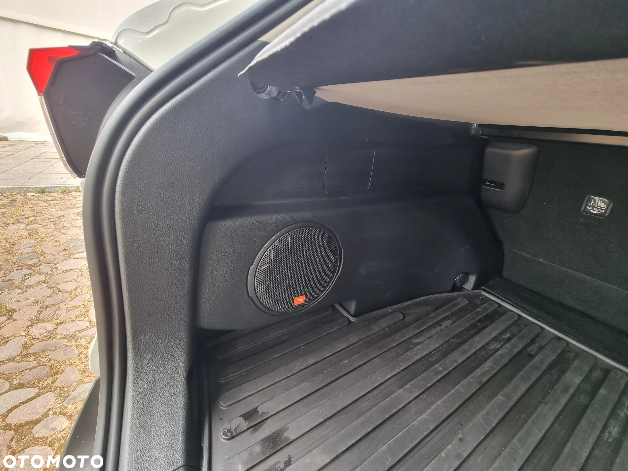 Toyota RAV4 - 10