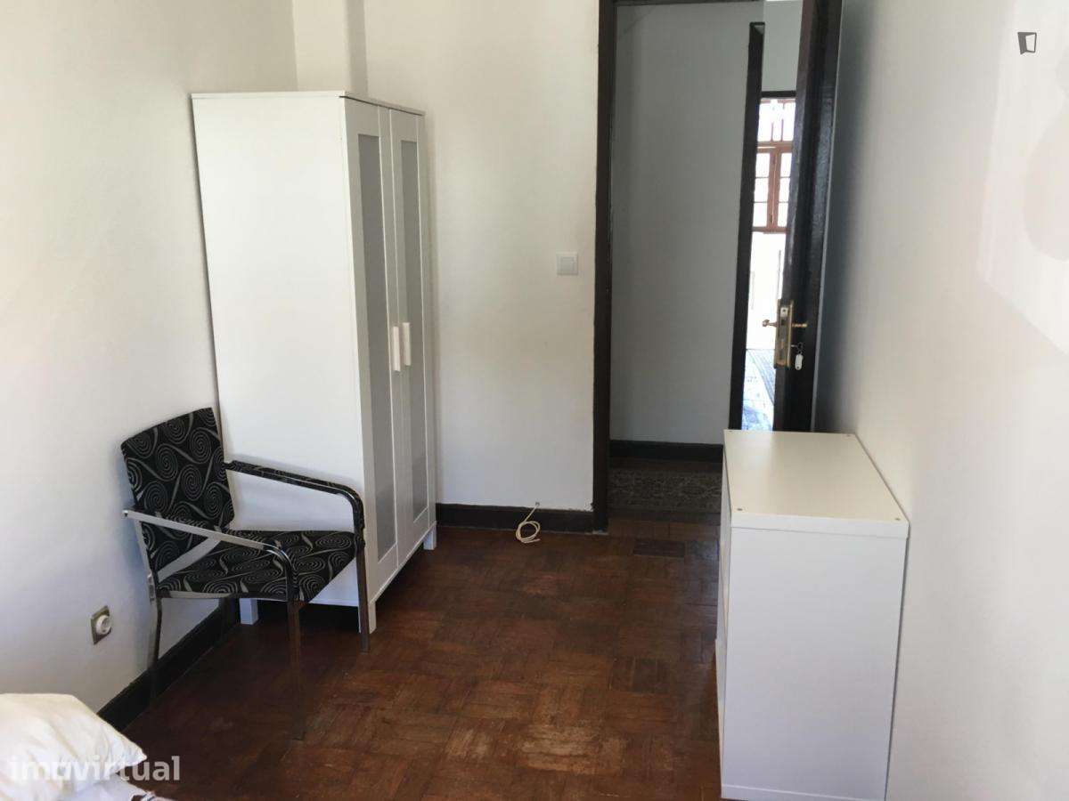 Quarto - localizado em Cedofeita Porto - Grande imagem: 3/29
