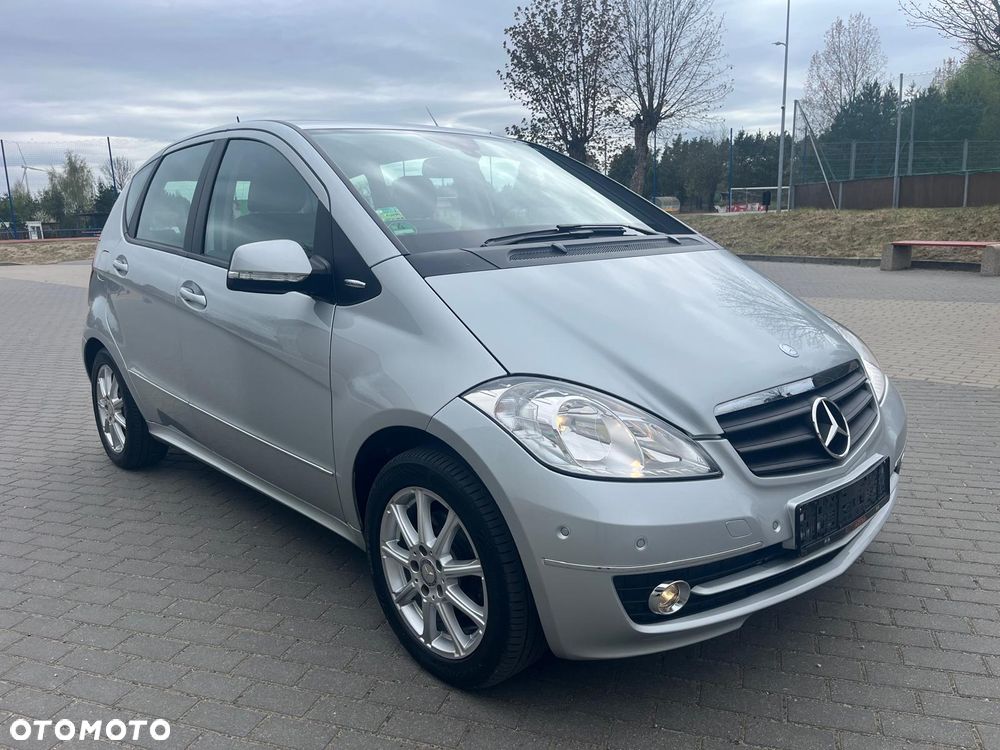 Mercedes-Benz Klasa A 180 Autotronic Special Edition - 4