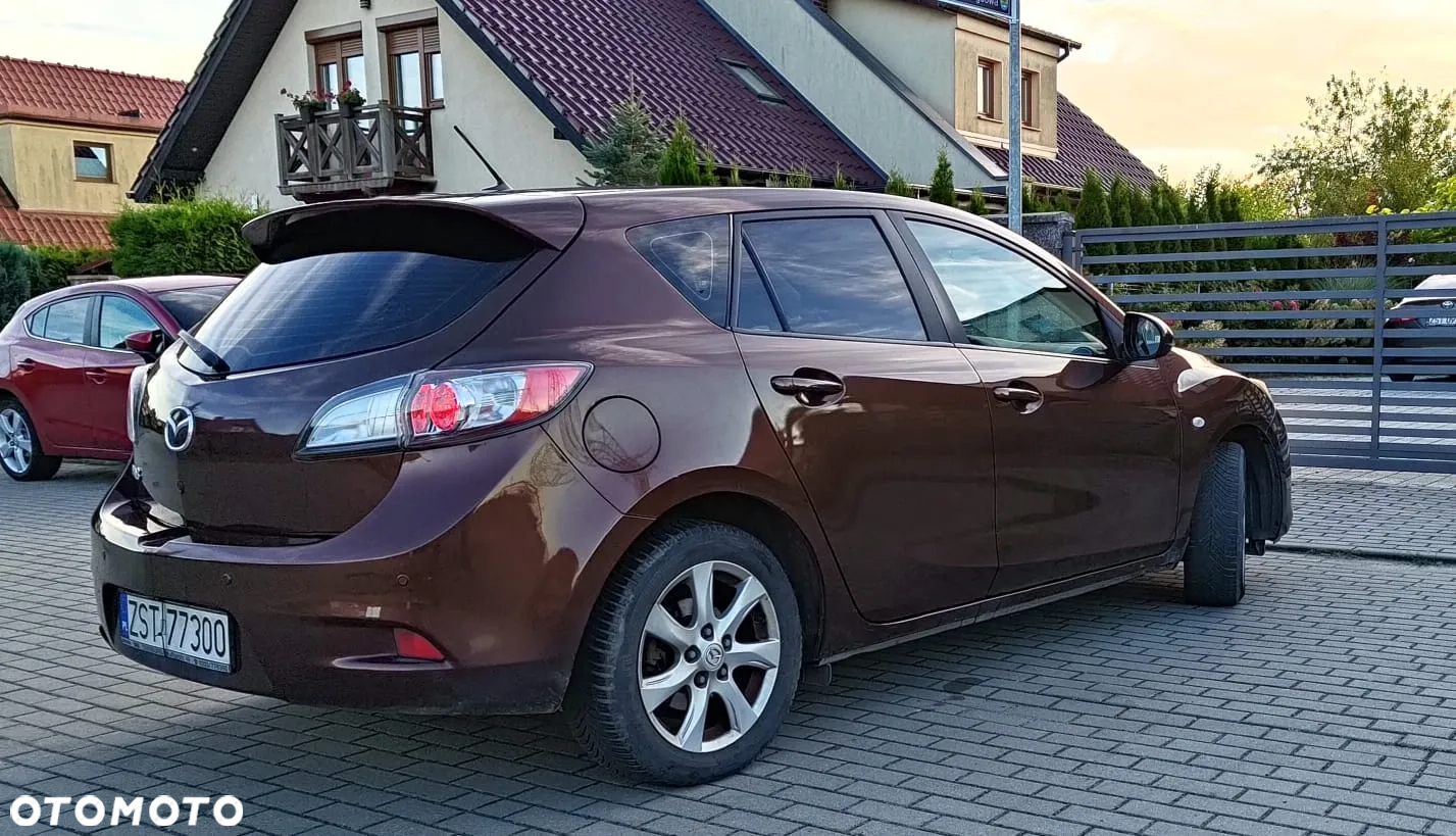 Mazda 3 1.6 Exclusive + - 4