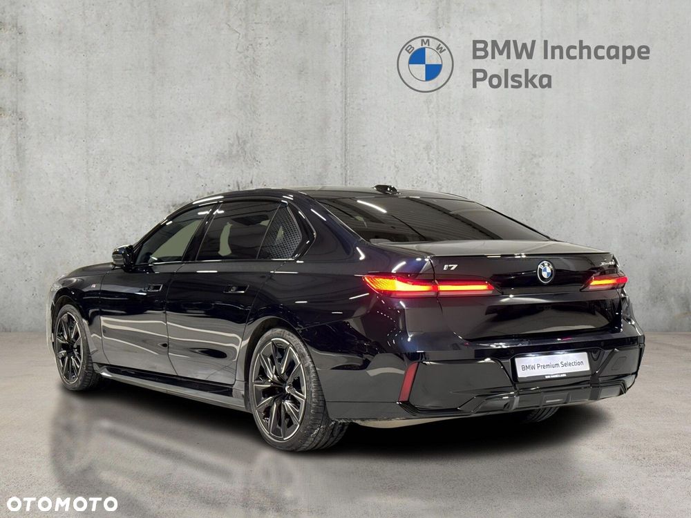 BMW i7 - 4