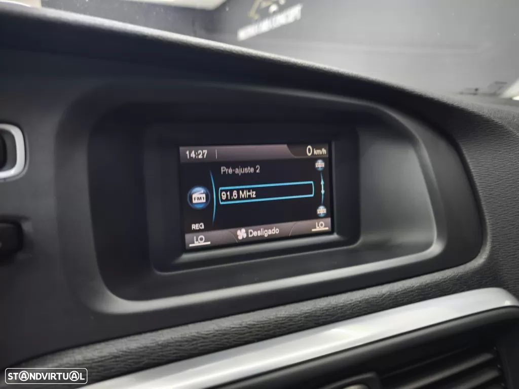 Volvo V40 1.6 D2 Momentum Eco - 32