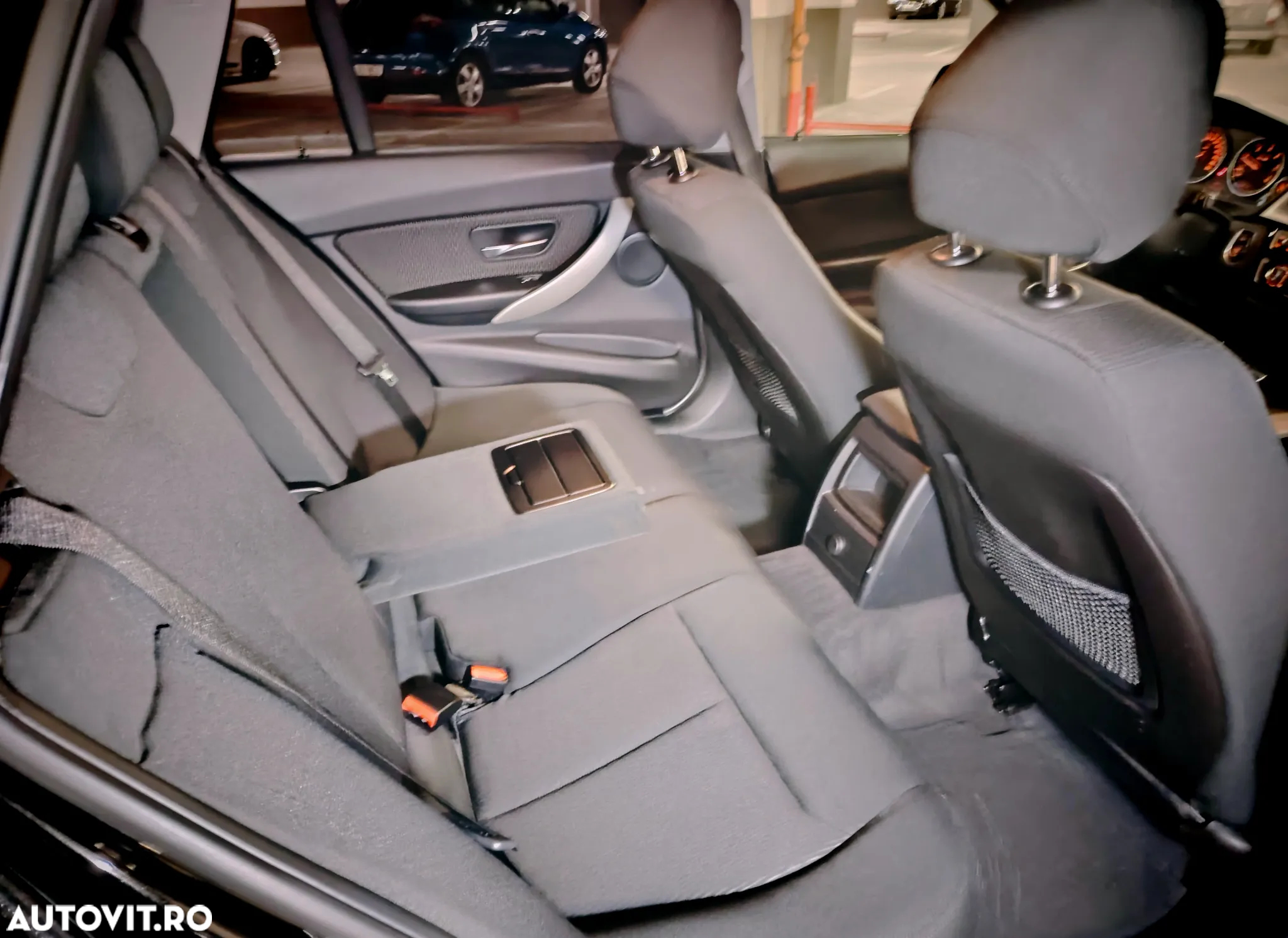 BMW Seria 3 316d Touring Advantage - 11