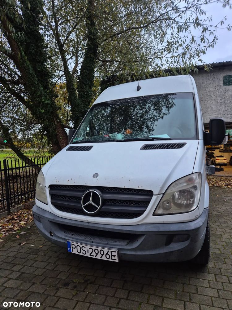 Mercedes-Benz Sprinter - 2