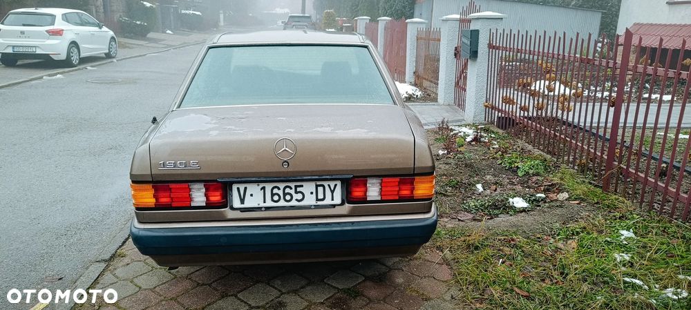 Mercedes-Benz W201 (190) - 8