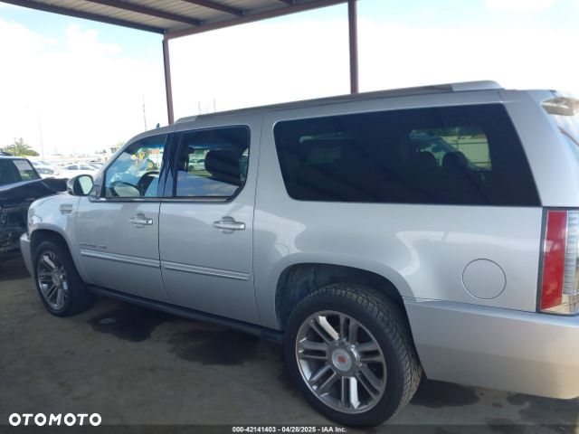 Cadillac Escalade - 33