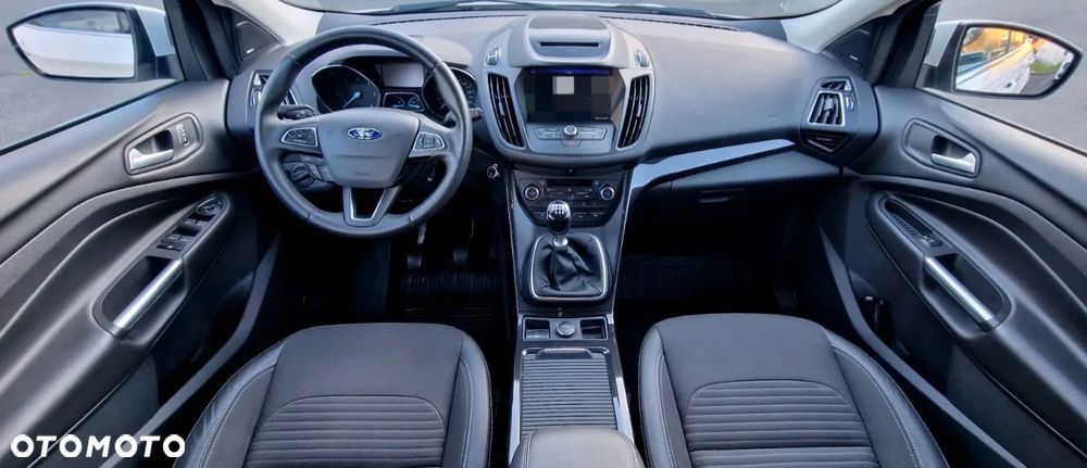 Ford Kuga - 10